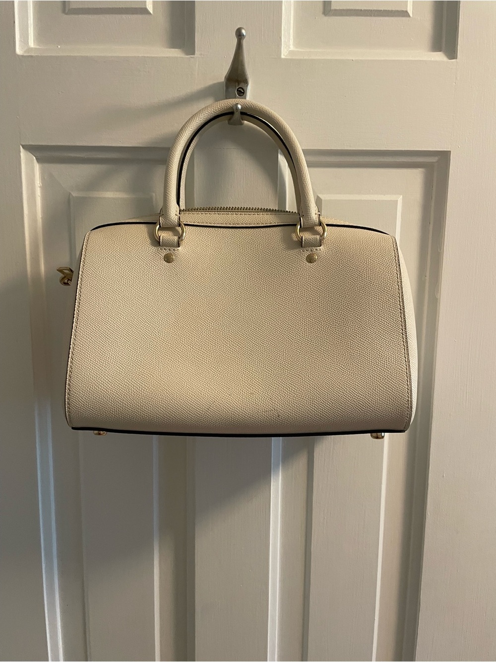 Ivory Coach purse PRICE IS FIRM - Picture 2 of 7